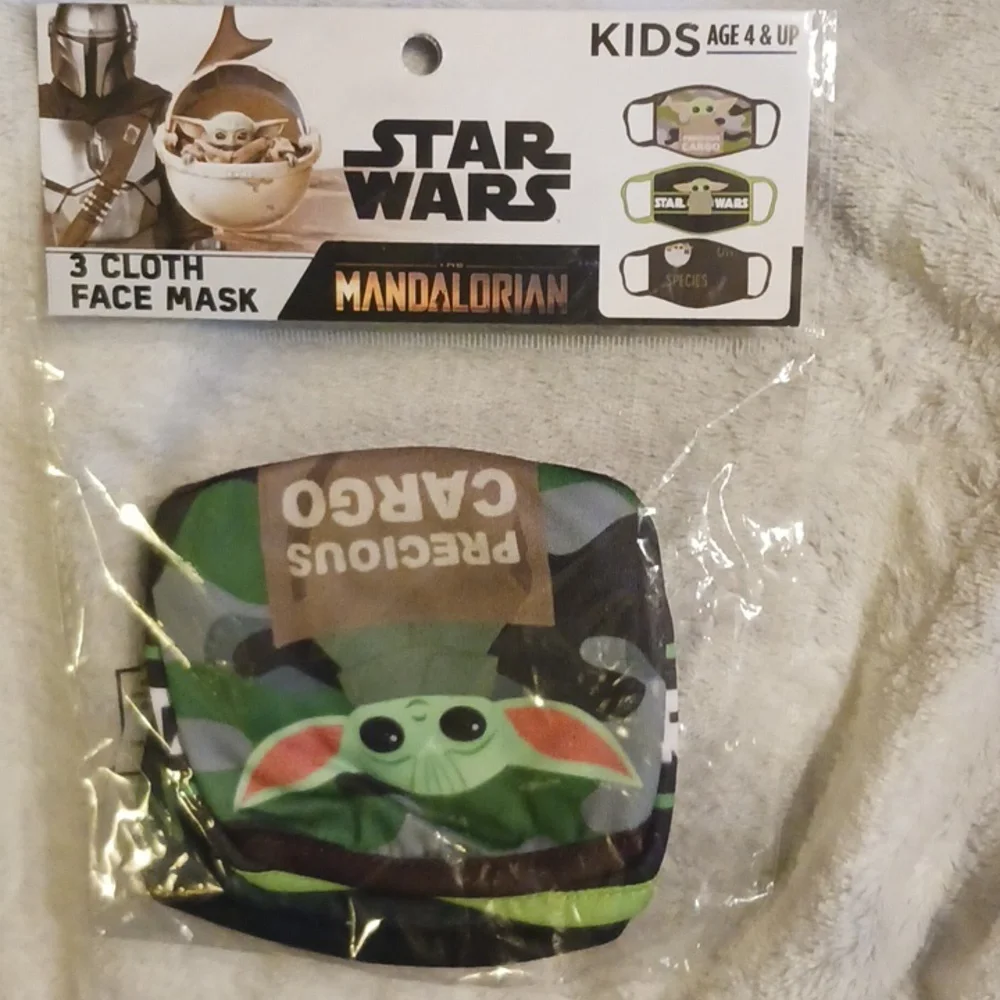 Kid’s Star Wars The Mandalorian The Child Baby Yoda Face Masks